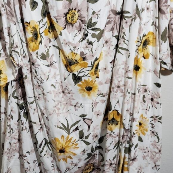 Torrid YELLOW FLORAL STRETCH CHALLIS COLD SHOULDER TOP Plus 4X‎ New - Picture 7 of 13